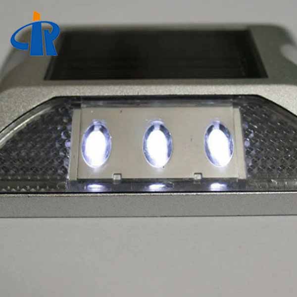 <h3>Solar Powered Cats Eyes Road Stud Manufacturer In China</h3>
